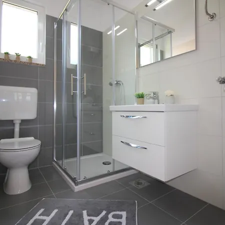 Ferienhaus - Bungalow Lavanda 4 * Poreč